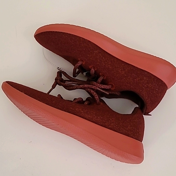 Allbirds L.E. Burgundy Wool Runners NWOT - Picture 14 of 16